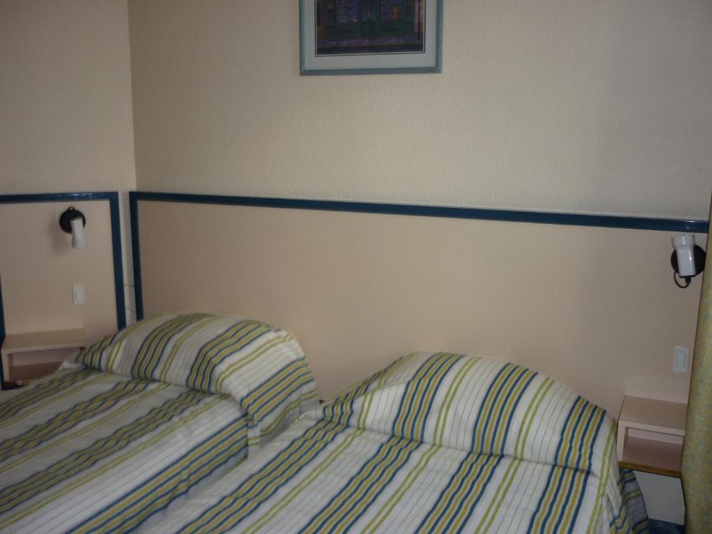 Hotel Entre 2 Mers Proche Bordeaux Carbon-Blanc Rum bild